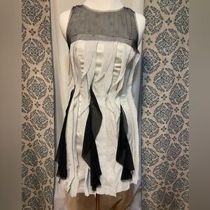 Chic Black and White Sleeveless Dress